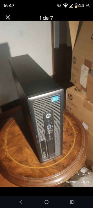 PC HP EliteDesk 
Teclado ratón y
Con monitor de 19