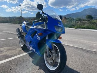 Yamaha FZR1000 GENESIS EXUP Clásica deportiva 1993
