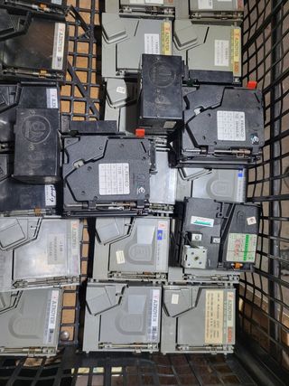 21 Monederos maquinas arcade o tragaperras AZKOYEN