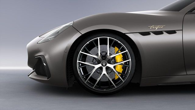 Maserati GranTurismo Trofeo V6 550CV AWD