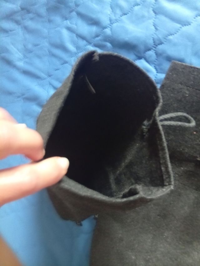 Borsa in materiale tipo feltro grigio scuro