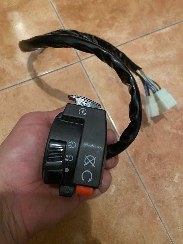 Interruptor luces moto universal