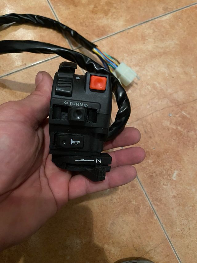 Interruptor luces moto universal