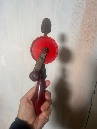 Taladro manual antiguo