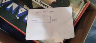 Vitrina antigua con puertas corredizas