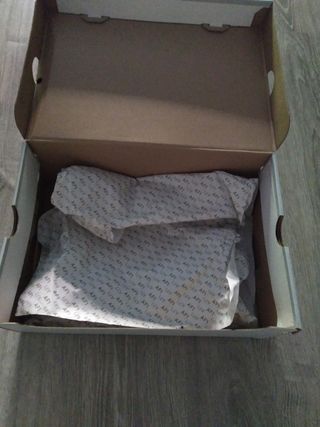 Caja de zapatillas Nike Air Force 1 - Talla 43