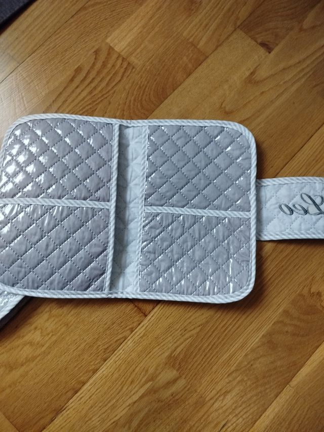 Libro vacunas y guarda toallitas bebe