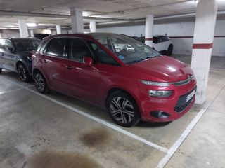 Plaza parking coche pequeño o motos.