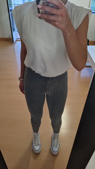 Pantalones Bershka rayas grises -talla 26