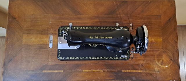 Maquina de Coser ALFA