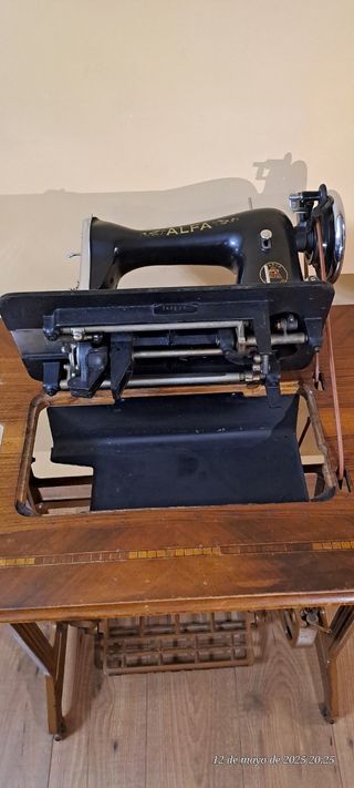 Maquina de Coser ALFA