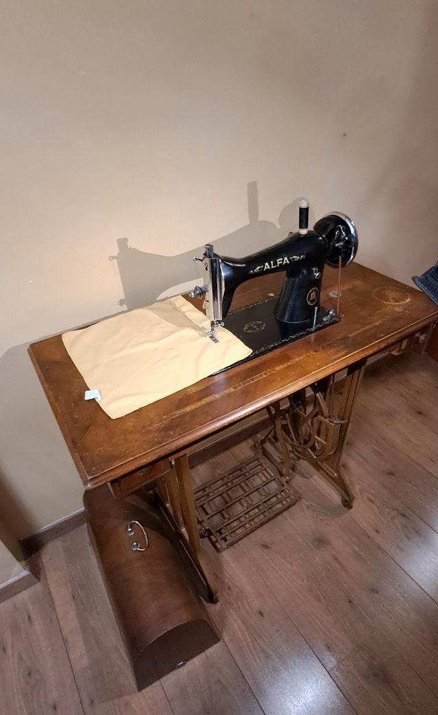Maquina de Coser ALFA