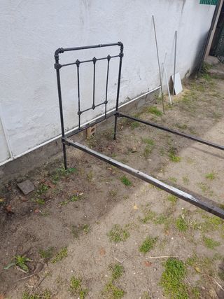 Cama hierro forjado antigua 