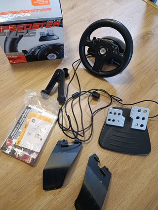 Volante y pedales Play Station/pS2/ps one