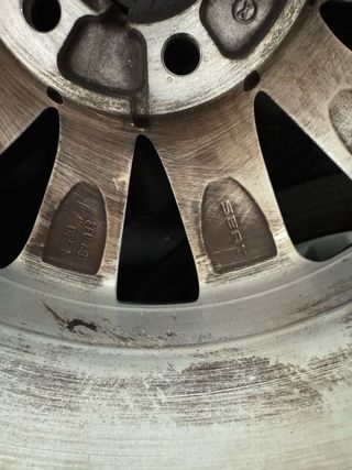 LLANTAS VOLKSWAGEN 15’
NEUMATICOS
!185/65 R15 88T.