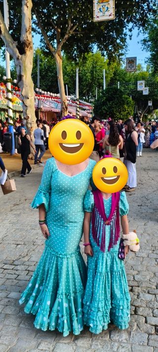 Trajes flamenca niña y adulto. Talla 42 y 6-8 años