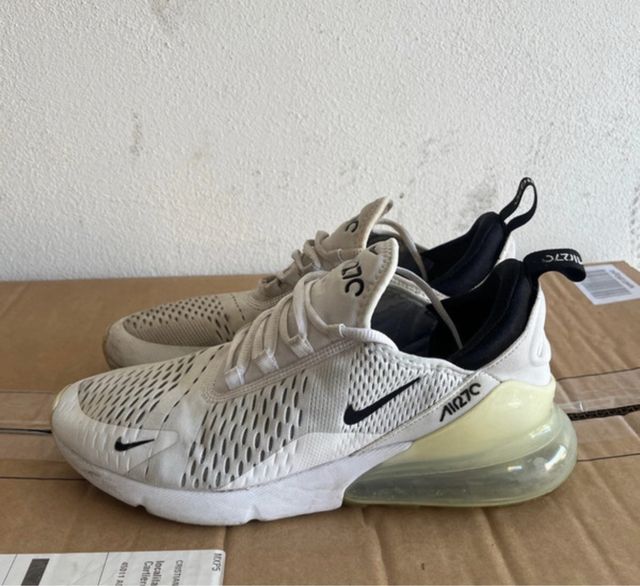 Nike Air Max 270 - Bianche/Nere - 42