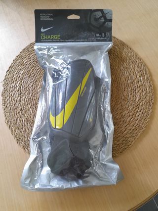 Espinilleras Nike Charge Niño M