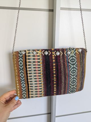 Bolso verde de abalorios 