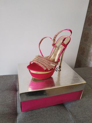 Scarpe aperte eleganti Tulipano