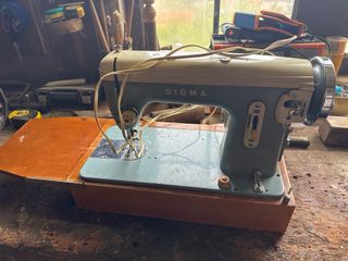 Máquina de coser Sigma con motor