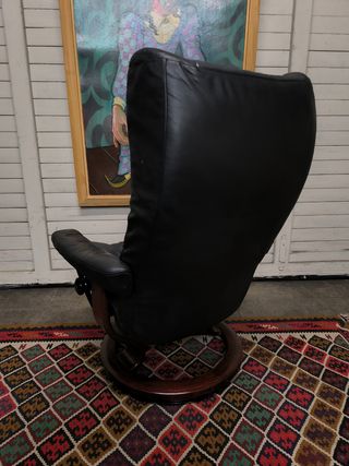 Sillón, stressless ekornes. Mesita. Puff