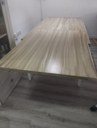 Mesa de salón extensible abierta 2,40