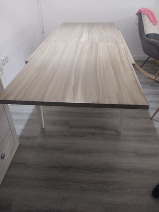Mesa de salón extensible abierta 2,40