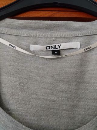 Camisola ONLY Cinza com renda branca