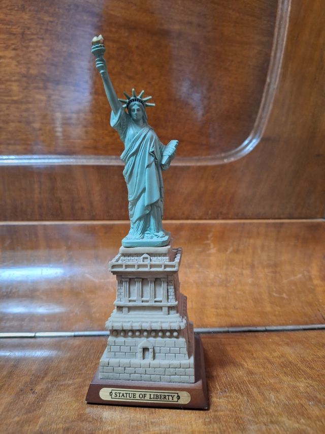 Estatua Libertad - Figura Decorativa