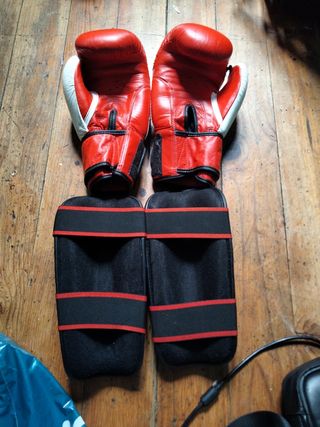Guantes boxeo MugenDo + espinilleras