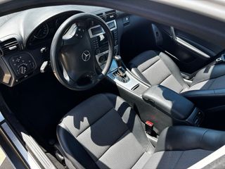 Mercedes-Benz Clase C 2006