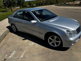 Mercedes-Benz Clase C 2006