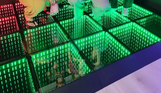 Suelo baile LED RGB + 3 Flycases