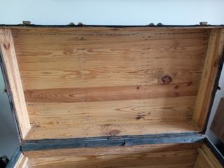 Baul de mago antigüo.