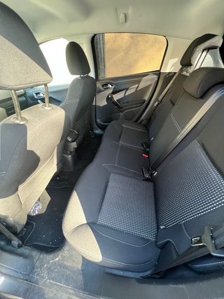 PEUGEOT 208 1.2 BETZINA 82 CV 5 PORTES VERSIÓ ALLU