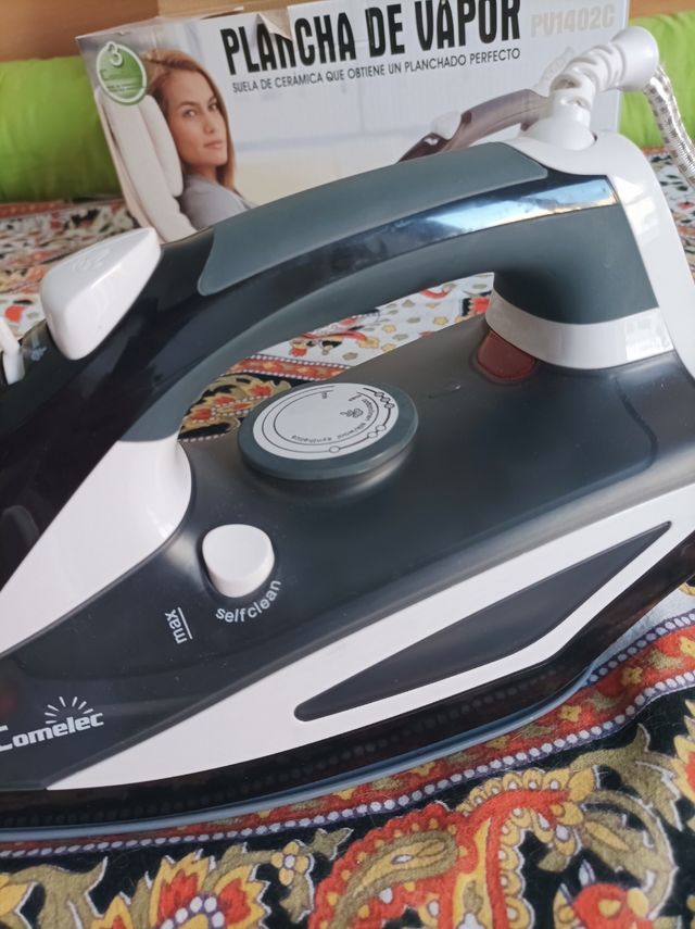 Plancha de vapor Comelec