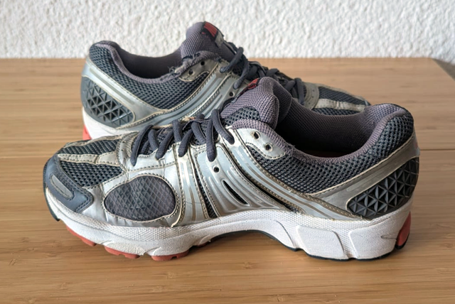 Zapatillas Nike Zoom Vomero 5 Talla 40,5