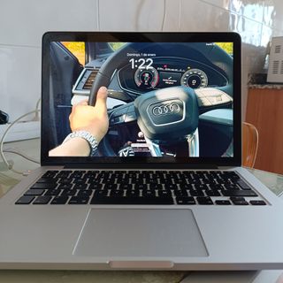 MacBook Pro 13" A1502 Plata, año 2015.