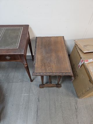 Escritorio vintage de madera y cuero