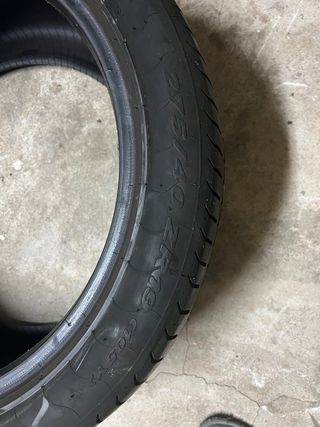 Neumatico Pirelli Pzero 275/40/19.