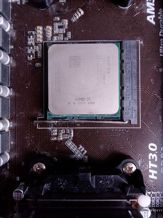 Placa base Gigabyte + Procesador AMD