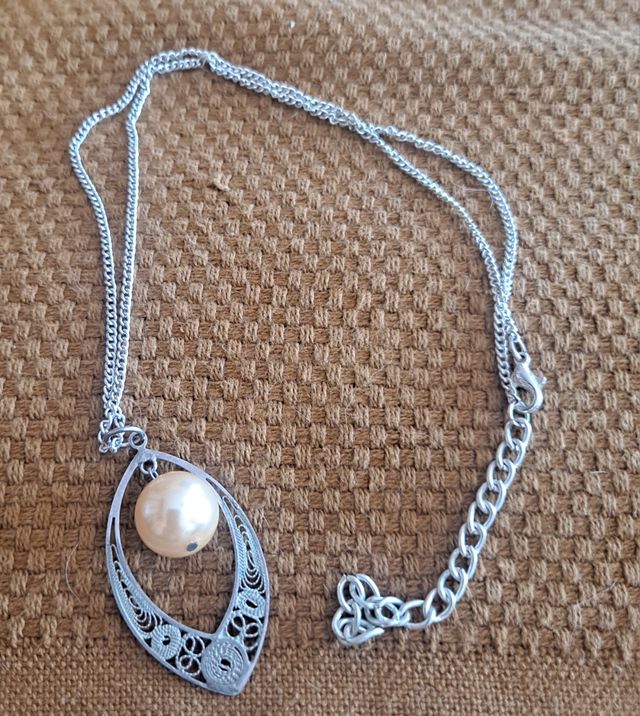 Colgante plata trabajada con perla cultivada