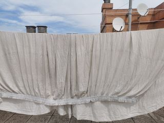 Cortinas vintage en color blanco roto.