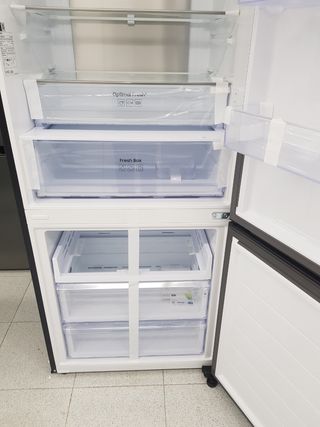 Refrigerador Samsung Nueva con tara 
