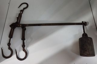 Antigua báscula romana 