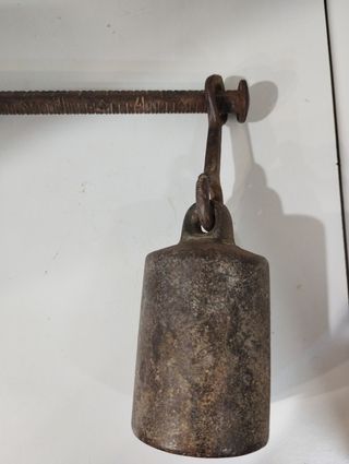 Antigua báscula romana 