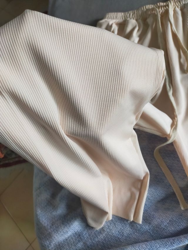 Pantaloni estivi beige donna