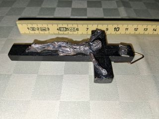 Crocifisso antico in legno scuro