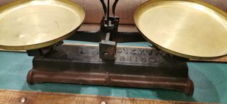 Balanza antigua de 2kg
